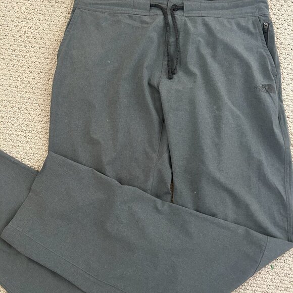 The North Face Men’s Cargo Pant Medium Full Zip Pockets Ankle Zip Gray Hiking - Picture 3 of 6